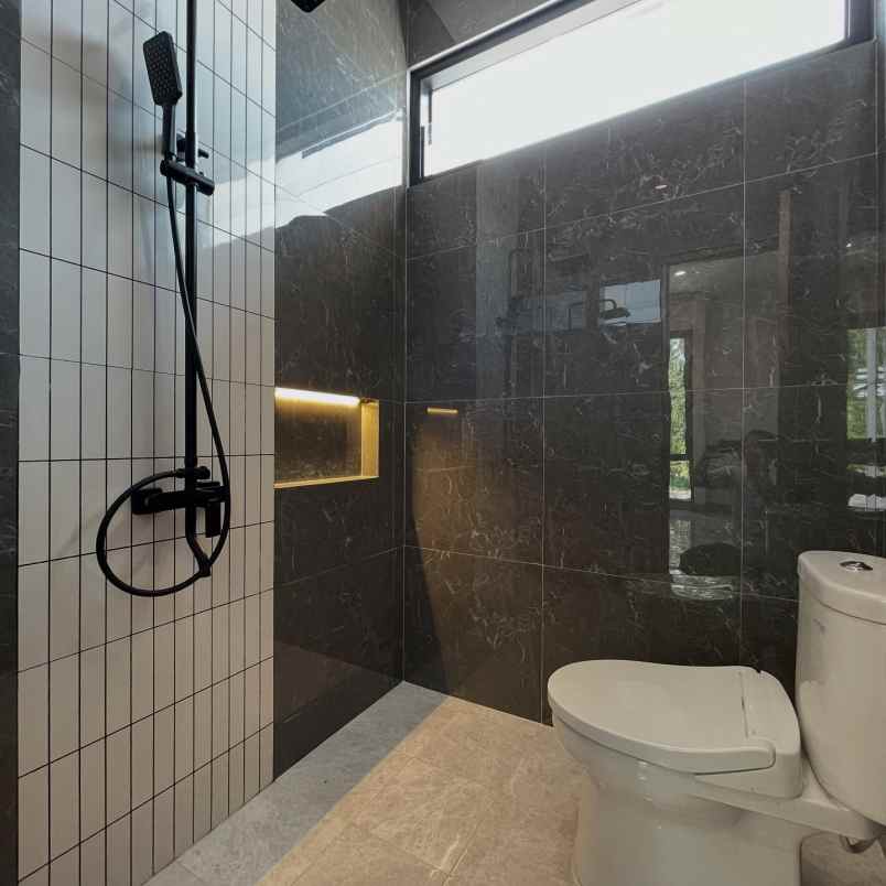 dijual rumah jl kaliurang km 12 5