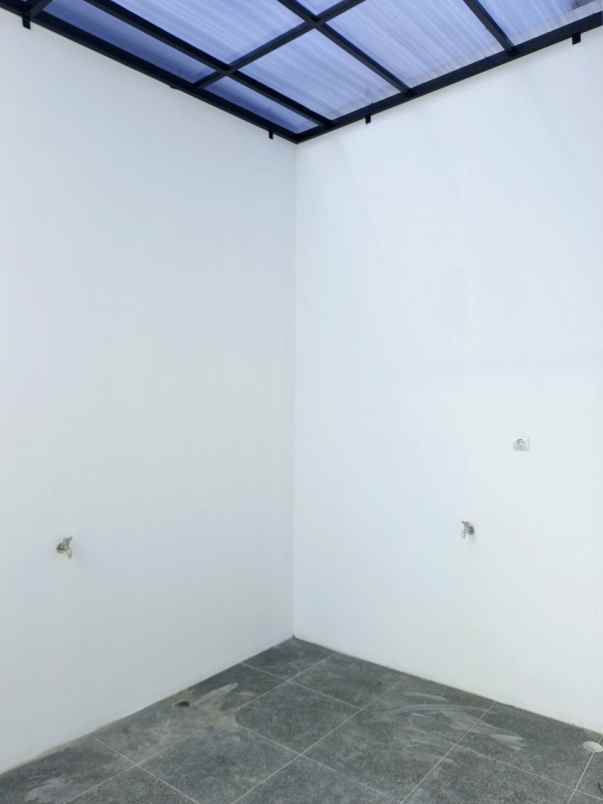 dijual rumah jl pahlawan revolusi