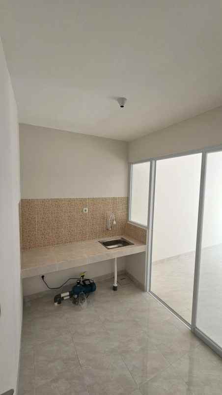 dijual rumah jl parpostel raya jati