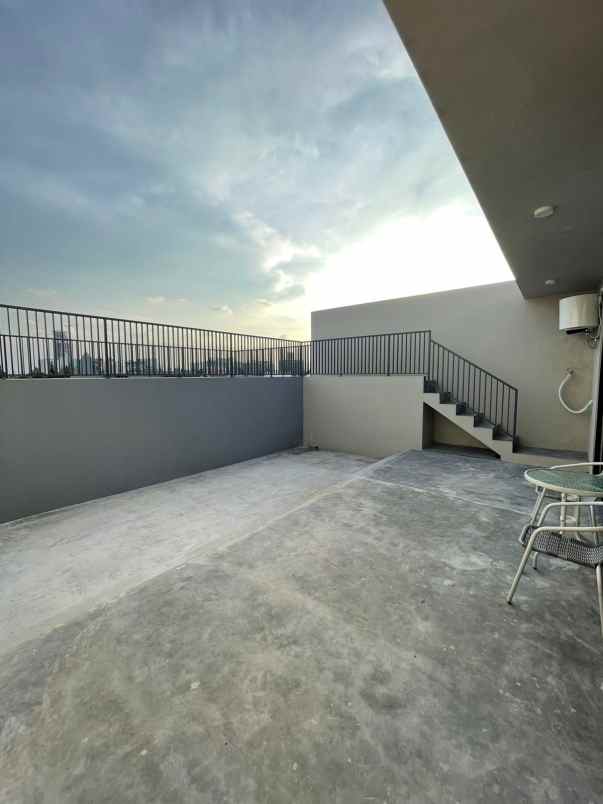 dijual rumah jl pulomas