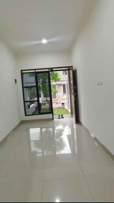 dijual rumah jl raya bedahan