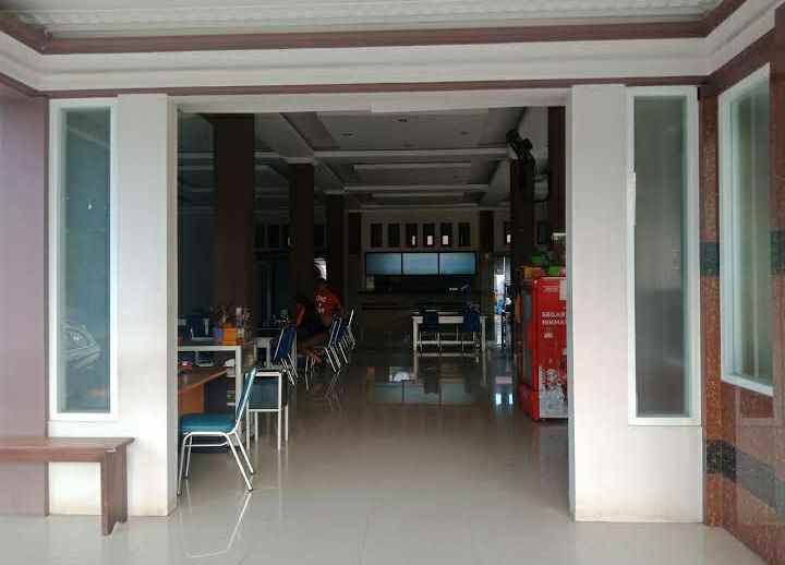 dijual rumah jl raya lempasing