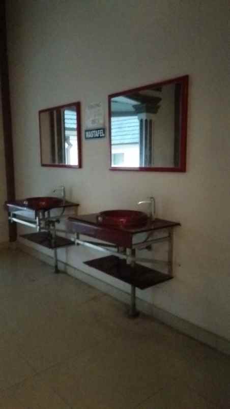 dijual rumah jl raya lempasing