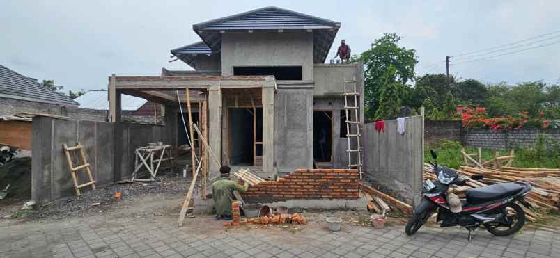dijual rumah jl raya tajem