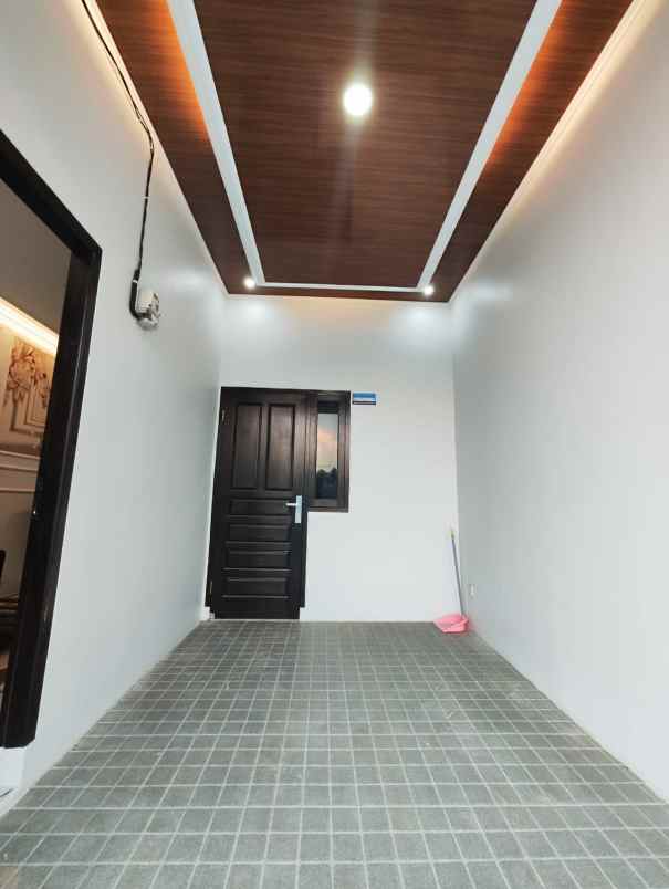 dijual rumah jl raya tapos depok