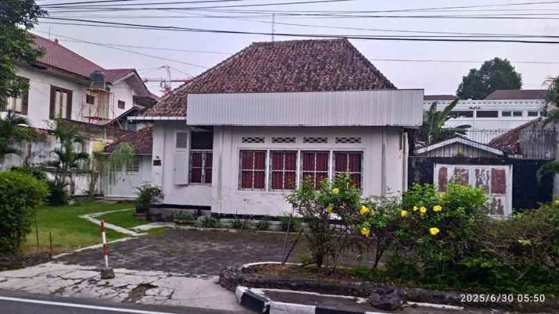 dijual rumah jl sajiono kota baru