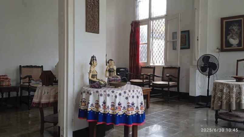dijual rumah jl sajiono kota baru