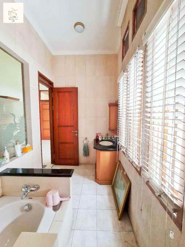 dijual rumah jl sayap pasirluyu regol