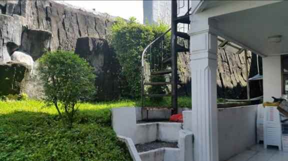 dijual rumah jl set