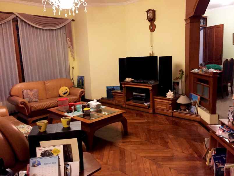 dijual rumah jl setiabudi