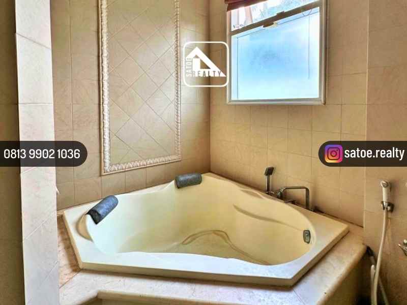 dijual rumah jl sriwijaya selong