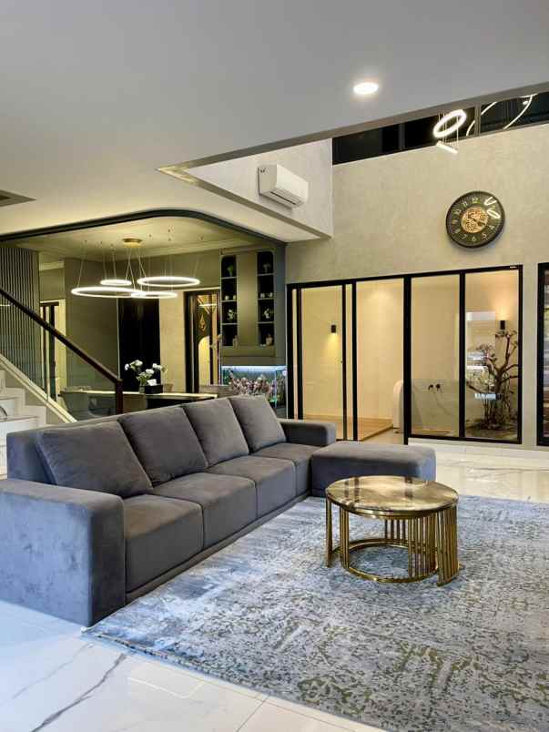 dijual rumah jl summarecon bandung