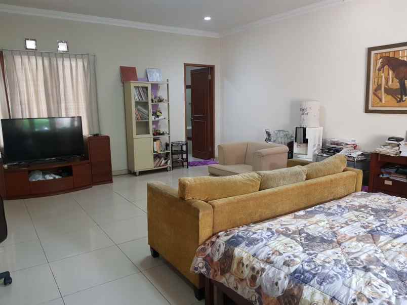 dijual rumah jl villa duta