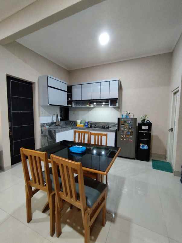 dijual rumah jln caman raya gang mesjid