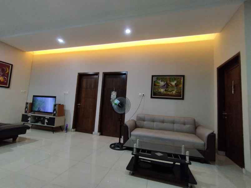 dijual rumah jln caman raya gang mesjid