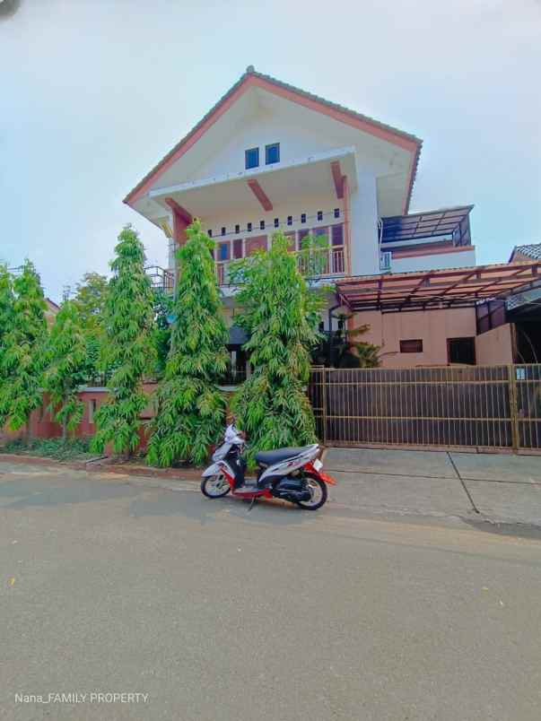 dijual rumah jln raya joglo