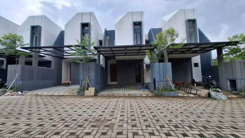 dijual rumah junrejo