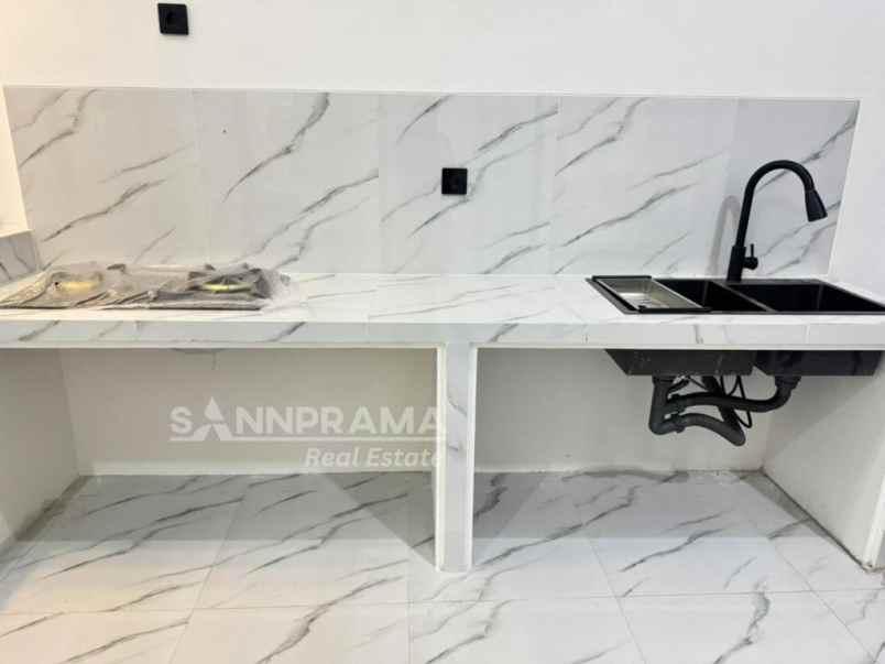 dijual rumah kaliabang tengah