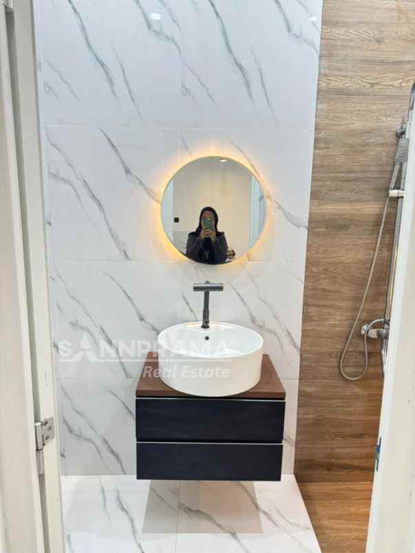 dijual rumah kaliabang tengah