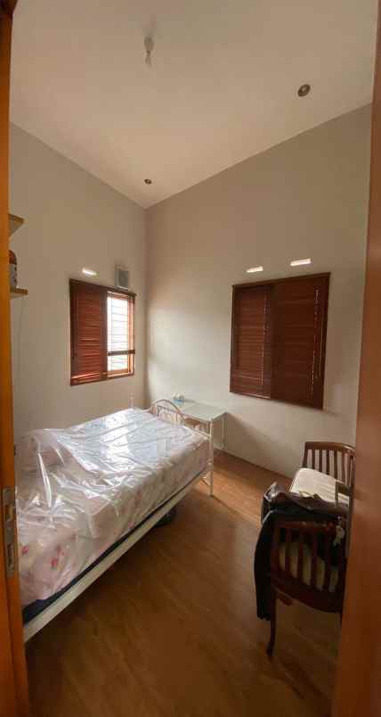 dijual rumah kampung padi cisitu