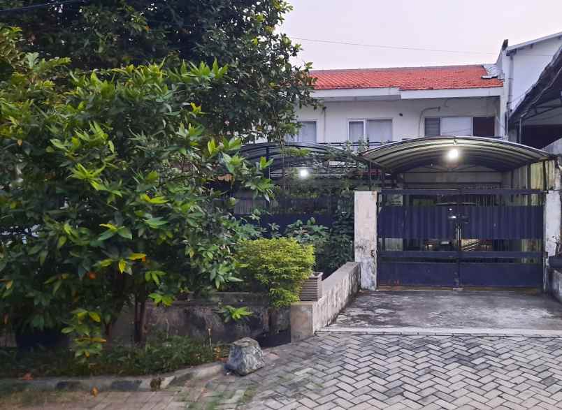 dijual rumah kantor tempat usaha di kertajaya