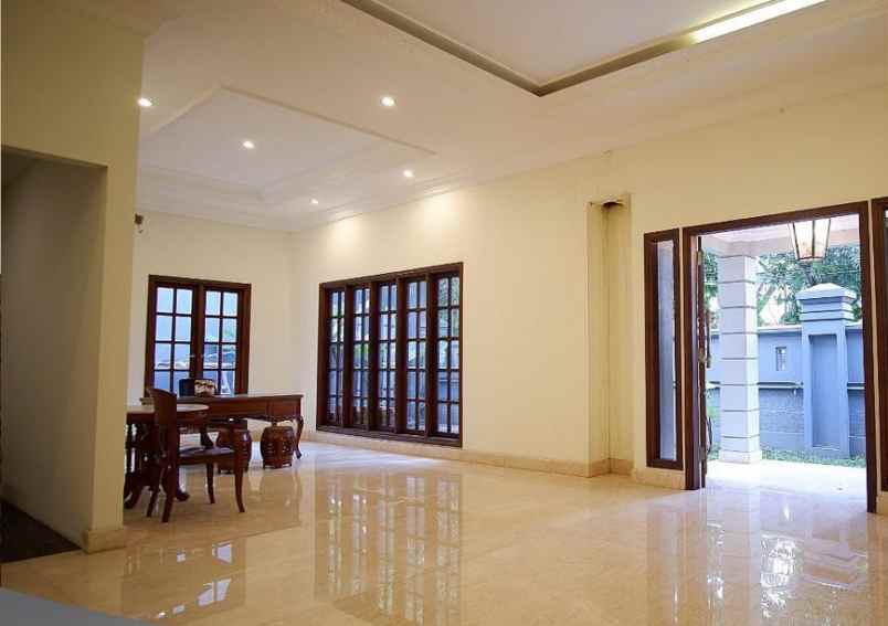 dijual rumah karang tengah lebak bulus