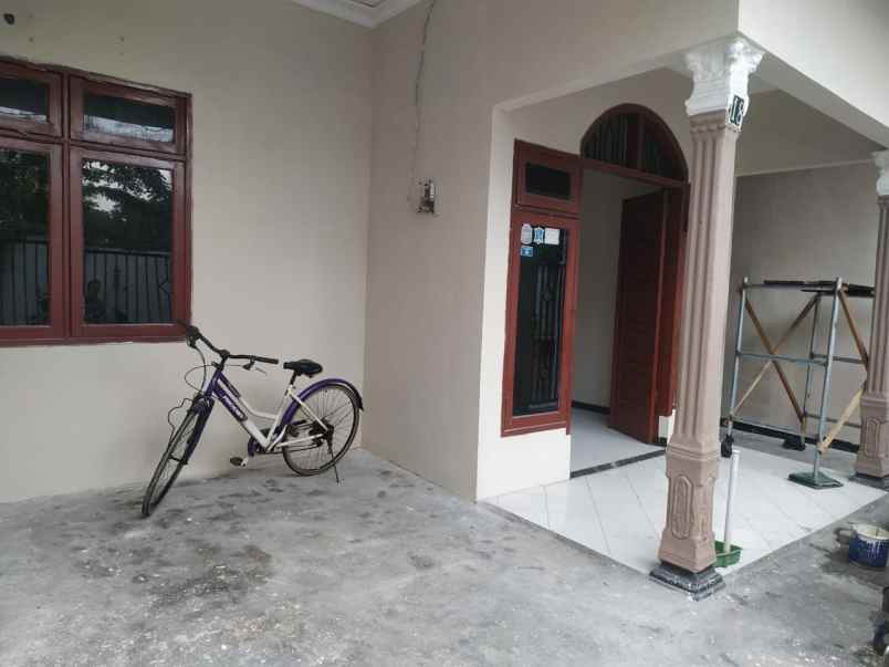 dijual rumah kebonsari