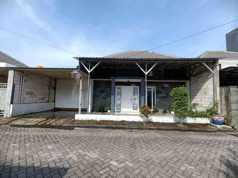 dijual rumah kedung kendo