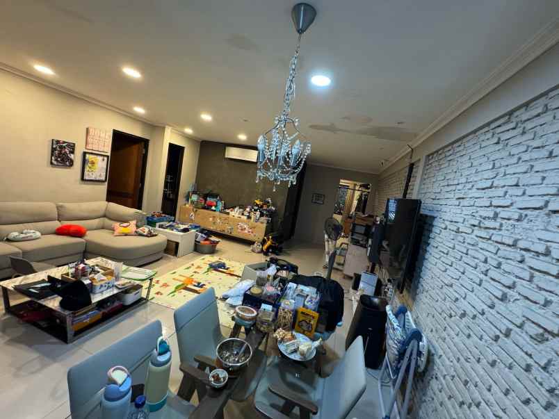 dijual rumah kelapa nias kelapa gading