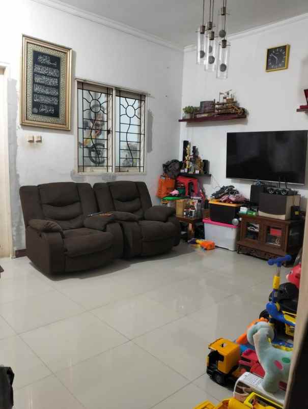 dijual rumah kemang sari 2 jatibening