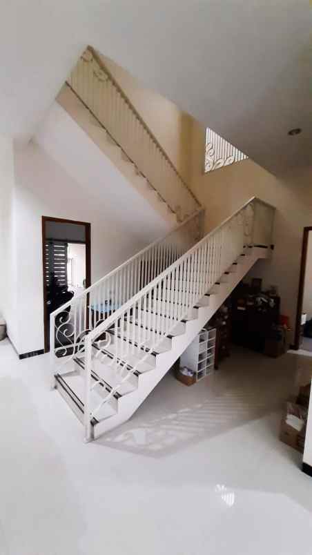 dijual rumah kertajaya indah tengah