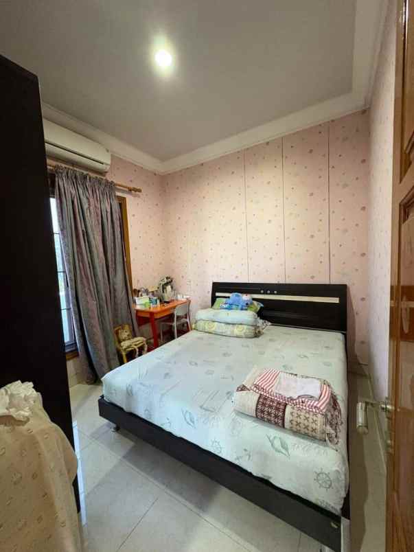 dijual rumah klampis semolo