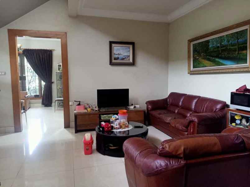 dijual rumah klampis semolo