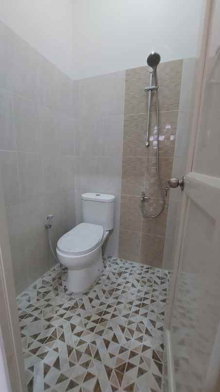 dijual rumah komplek bintara bekasi