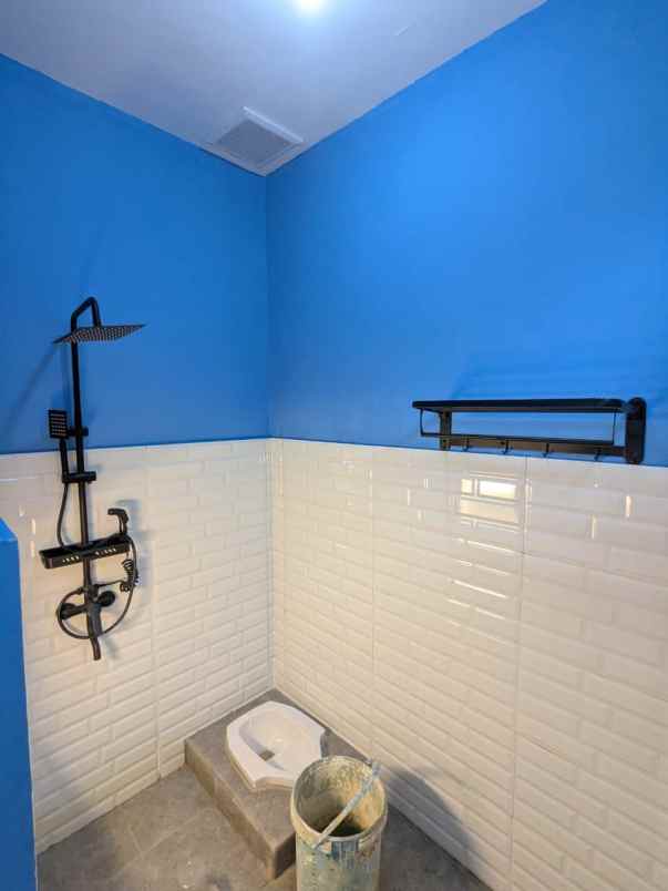 dijual rumah komplek bumi kresna