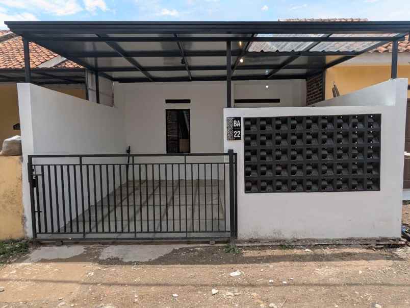 dijual rumah komplek bumi kresna