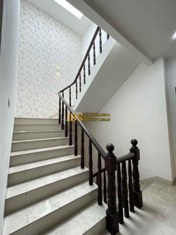 dijual rumah komplek cemara asri jalan