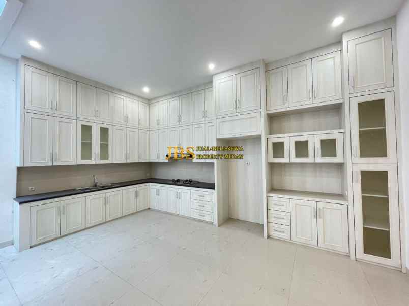 dijual rumah komplek cemara asri jalan