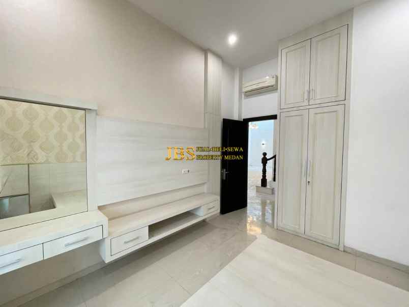 dijual rumah komplek cemara asri jalan