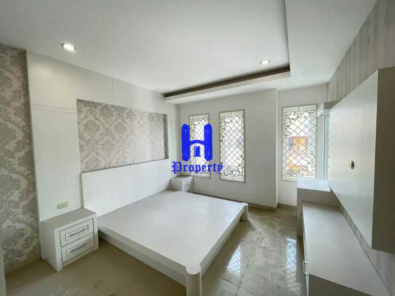 dijual rumah komplek cemara asri jalan