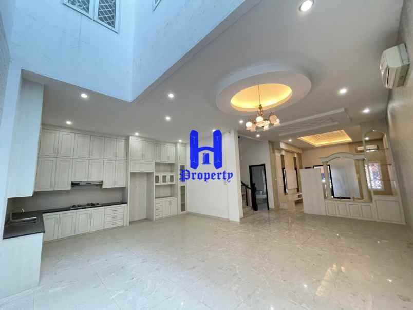 dijual rumah komplek cemara asri jalan