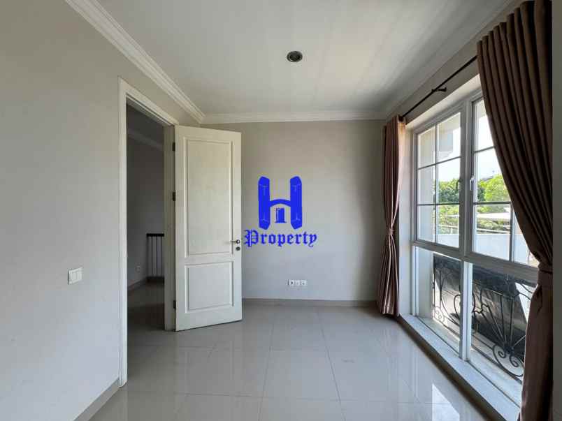 dijual rumah komplek citraland gama