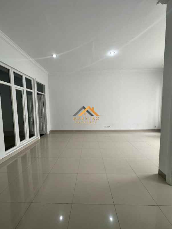 dijual rumah komplek citraland gama