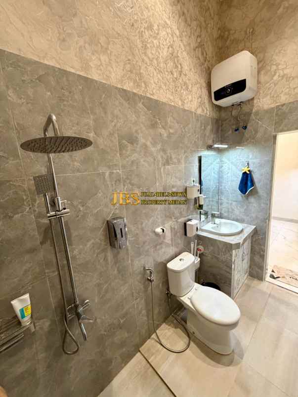 dijual rumah komplek griya manhattan