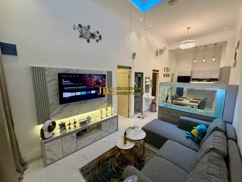 dijual rumah komplek griya manhattan