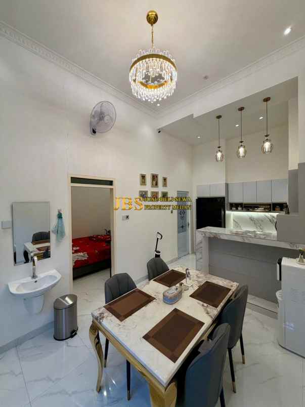 dijual rumah komplek griya manhattan