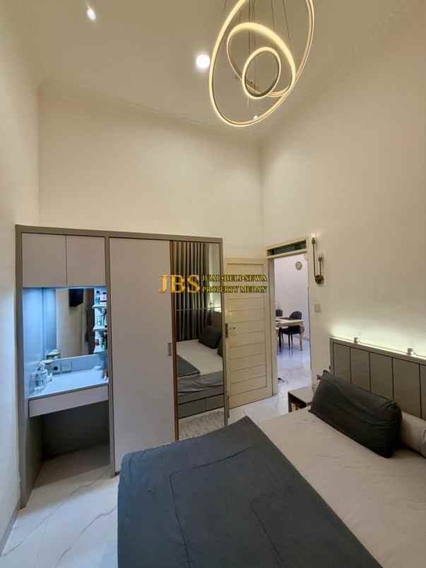 dijual rumah komplek griya manhattan