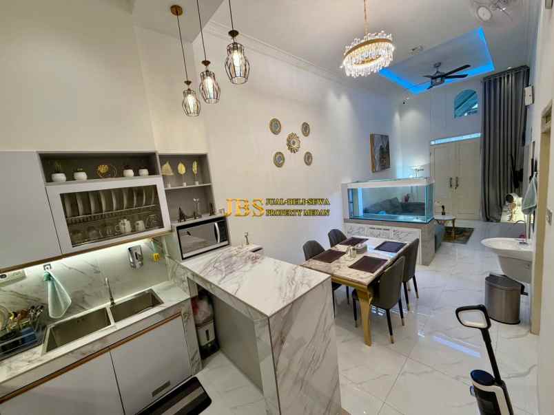 dijual rumah komplek griya manhattan