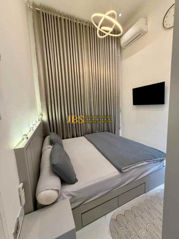 dijual rumah komplek griya manhattan