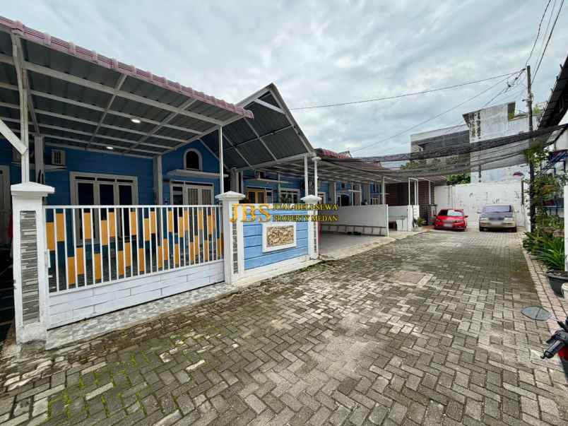 dijual rumah komplek griya manhattan